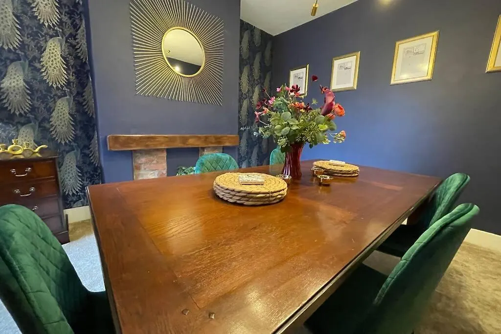 Queens Boutique House City Centre With Parking Chester United Kingdom
